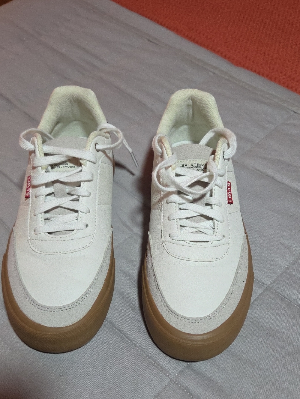 Levi's Womens White Low-Top Sneakers with Gum Brown Sole